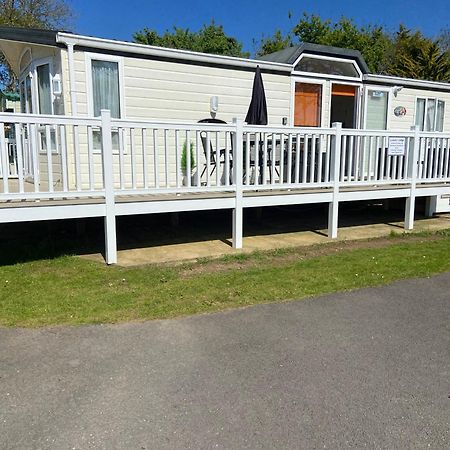 Red Squirrel Lodge Sandown Exterior photo